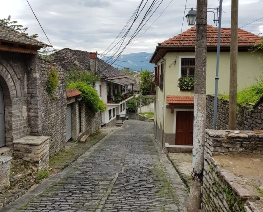 Oude straatjes in Gjirokastër