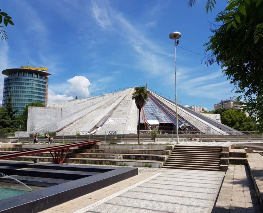 Pyramiden van Tirana