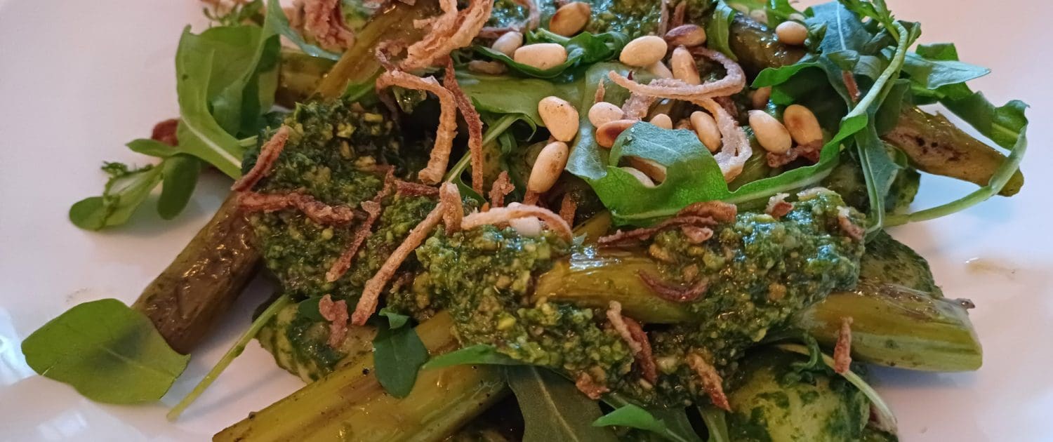 Gegrilde groene asperges - Restaurant IRIS