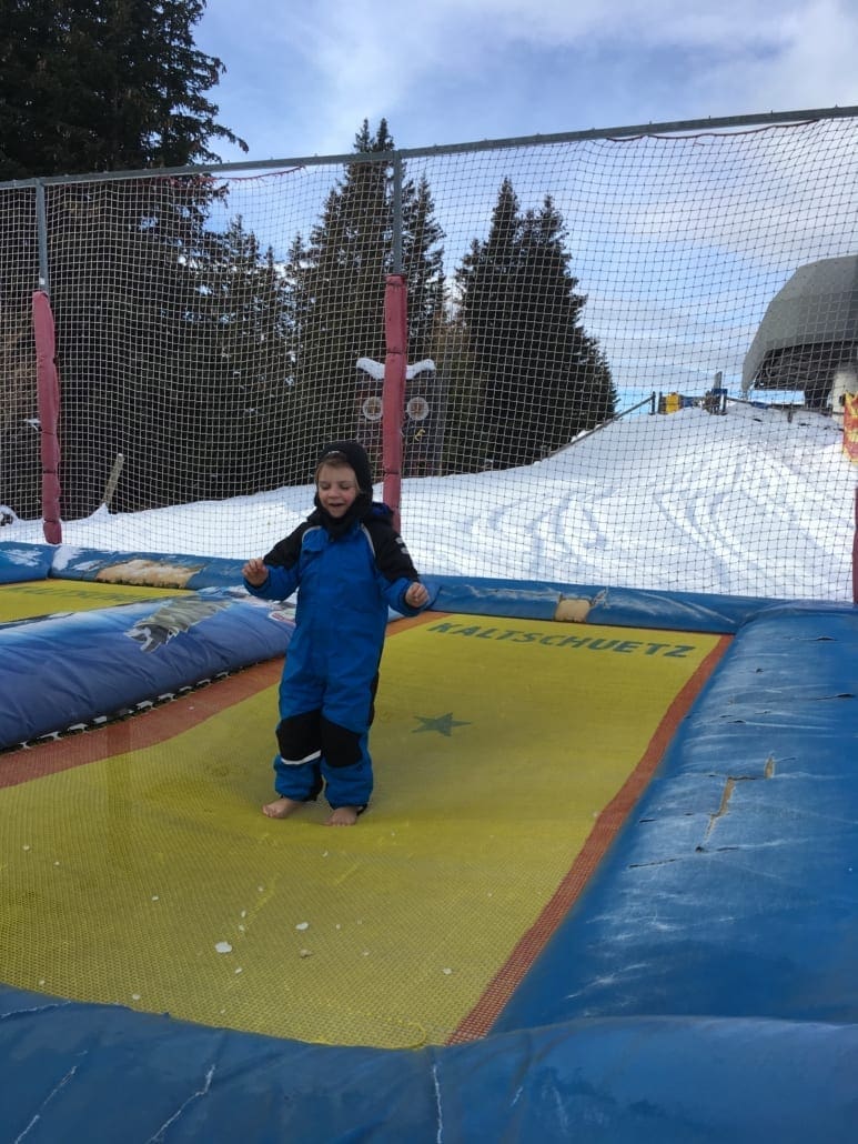 ...naar de trampoline