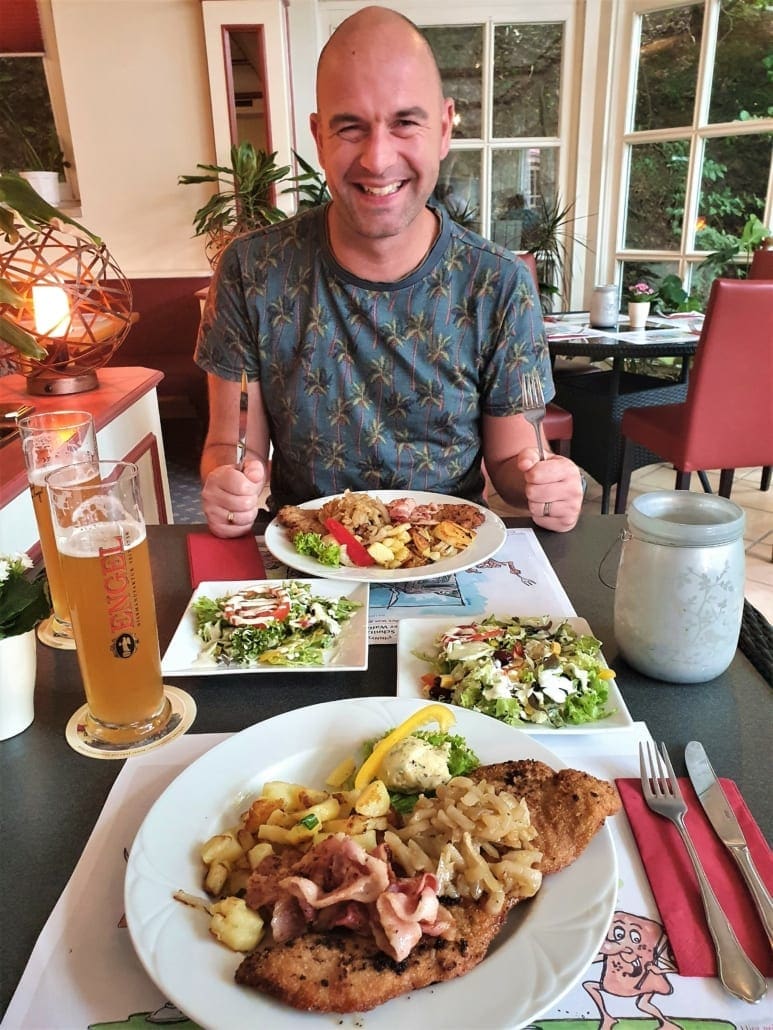 Schnitzels en bier in de Harz