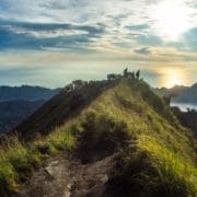 Het hoogste punt van Mount Batur: 1.717 meter hoog. Het hoogste punt van Mount Batur: 1.717 meter hoog.
