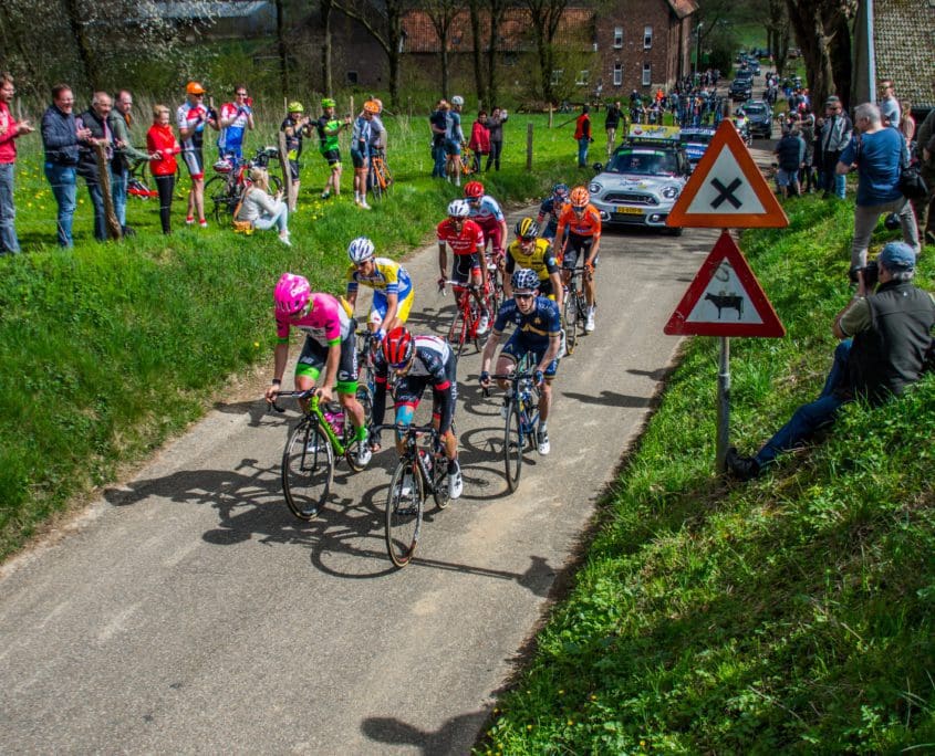 De beklimming van de Gulperberg: tegenwoordig gaat de Amstel Gold Race langs de andere kant omhoog.