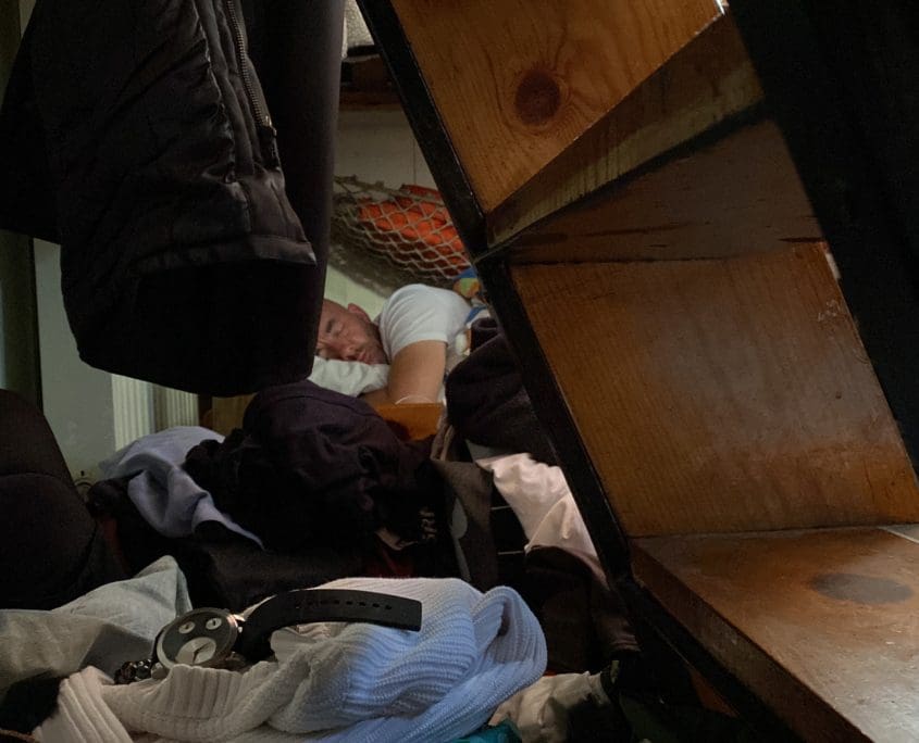 ...En de totale pleurisbende als 8 man op 4m2 gaan slapen.