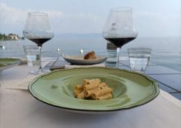 Cacio e Pepe met uitzicht over het Gardameer